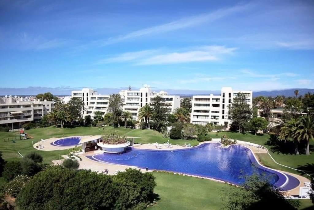 T2+1 - Sousa - With The Pool @ Algarve *